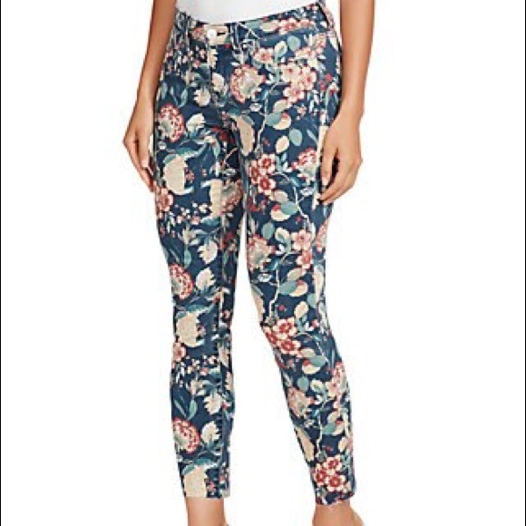 NWT Vintage America dark Floral skinny jean Sz 6P - Picture 1 of 4